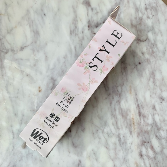 LoveShackFancy x Wet Brush Pink English Ivy Floral MINI Smooth Styler Hair Brush - Picture 3 of 3